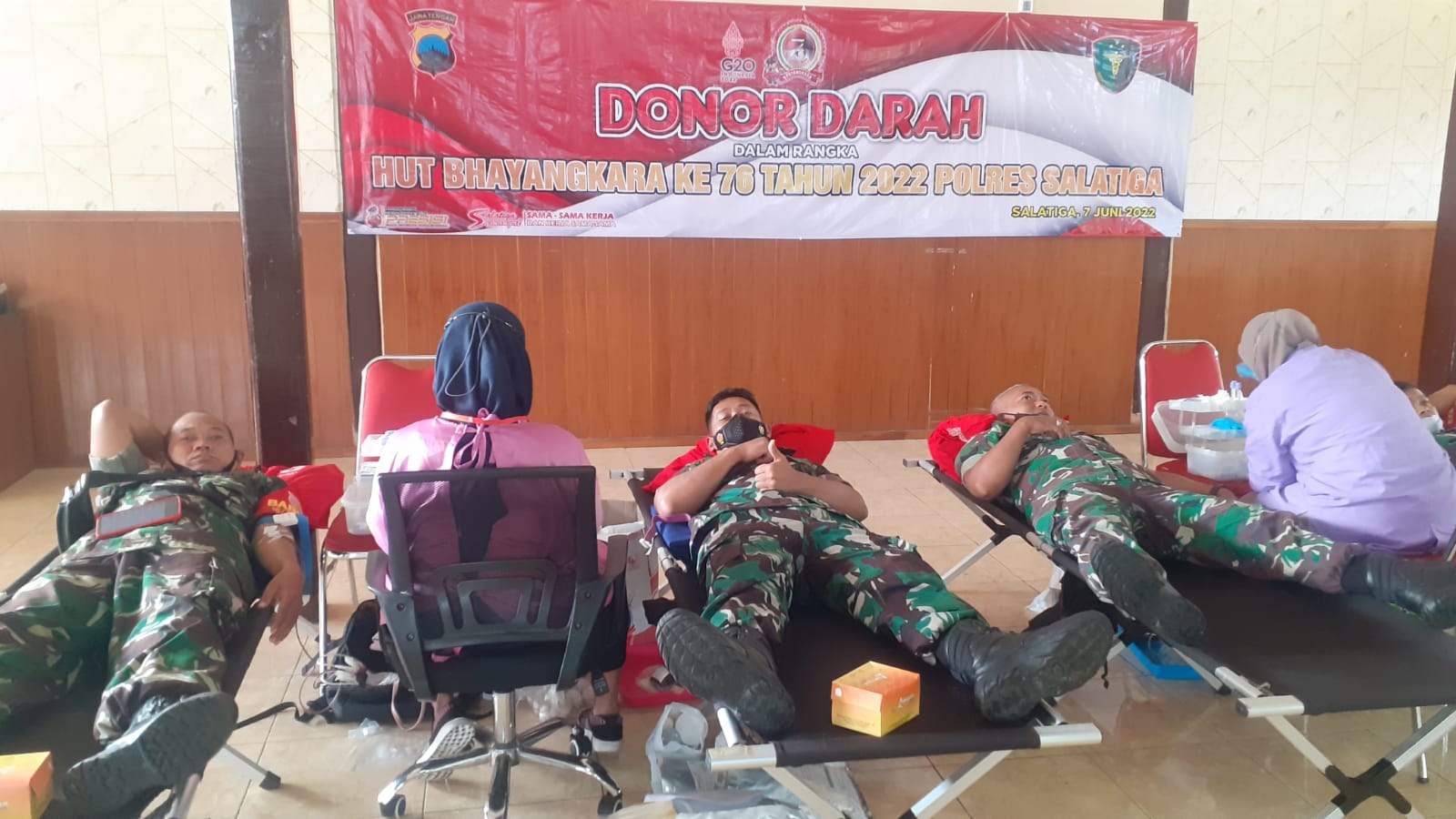 Sambut HUT Bhayangkara Ke-76, Prajurit Korem 073/MKT Laksanakan Donor Darah 